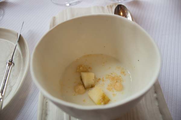 Panna cotta au lait de chèvre, pommes confites