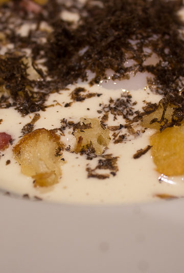 Œuf parfait, émulsion carbonara et truffe