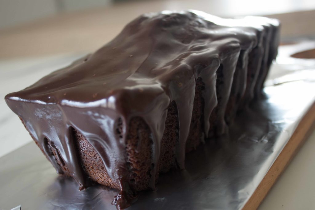 Cake au chocolat avec glaçace