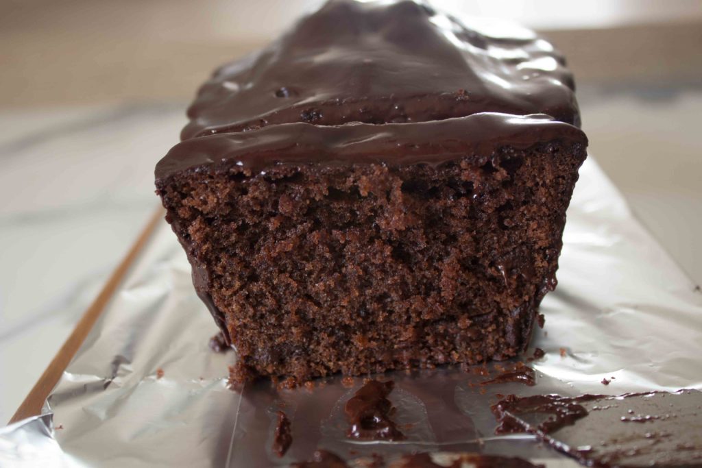 Cake au chocolat coupé